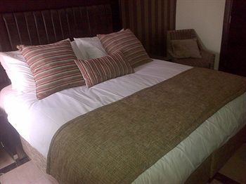 Quo Vadis Hotel Αμπούζα Εξωτερικό φωτογραφία
