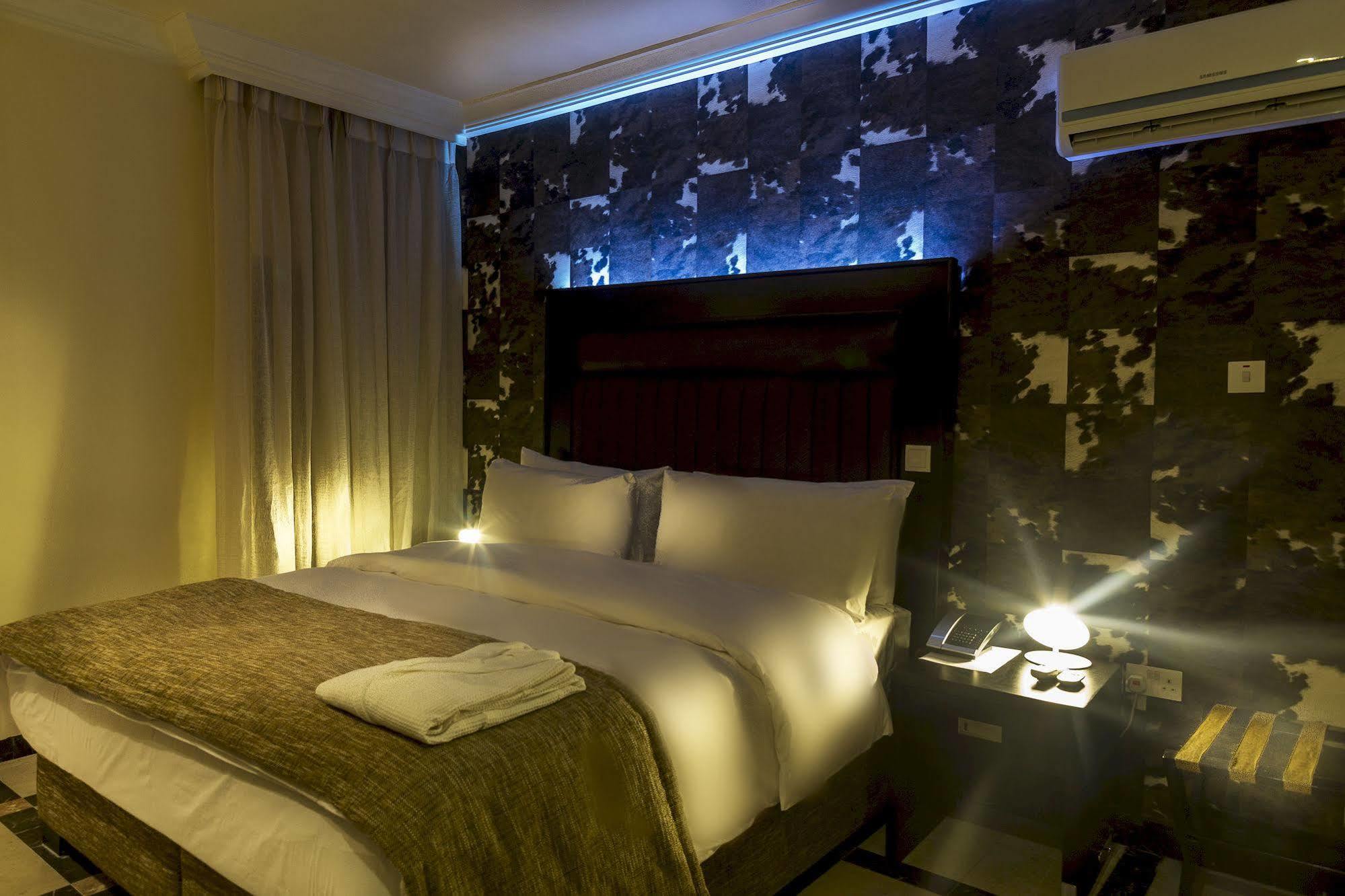 Quo Vadis Hotel Αμπούζα Εξωτερικό φωτογραφία